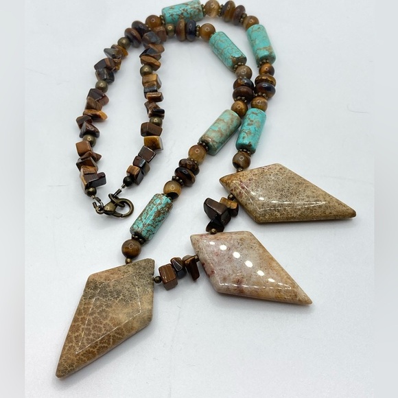 TURQUOISE Flower Stone Goldstone Beaded Necklace w Brass Toned Clasp 16” + 1.5” - Picture 2 of 9